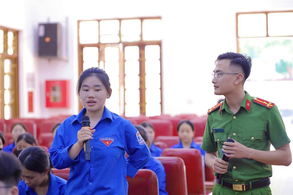 Anh-tin-bai